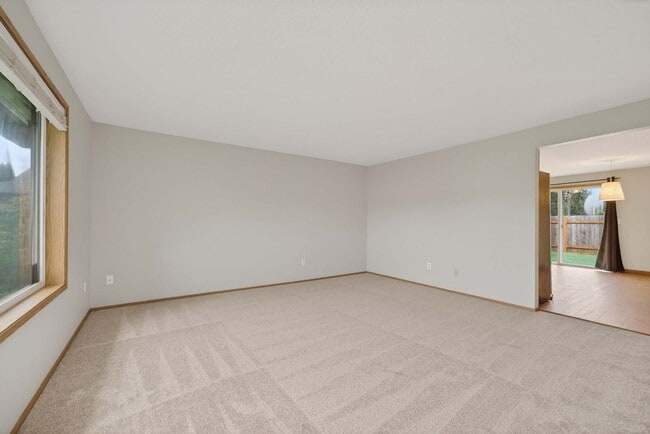 Photo - 3 Bedroom 2 Bath Single Level with fenced back yard House