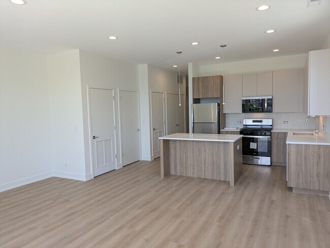 Foto del edificio - 4740 W Addison St