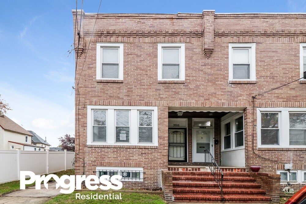 Primary Photo - 3715 Camden Ave