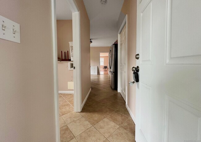 Foto del edificio - 286 N Main St