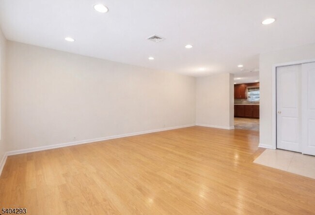 Foto del edificio - 135 Grove St