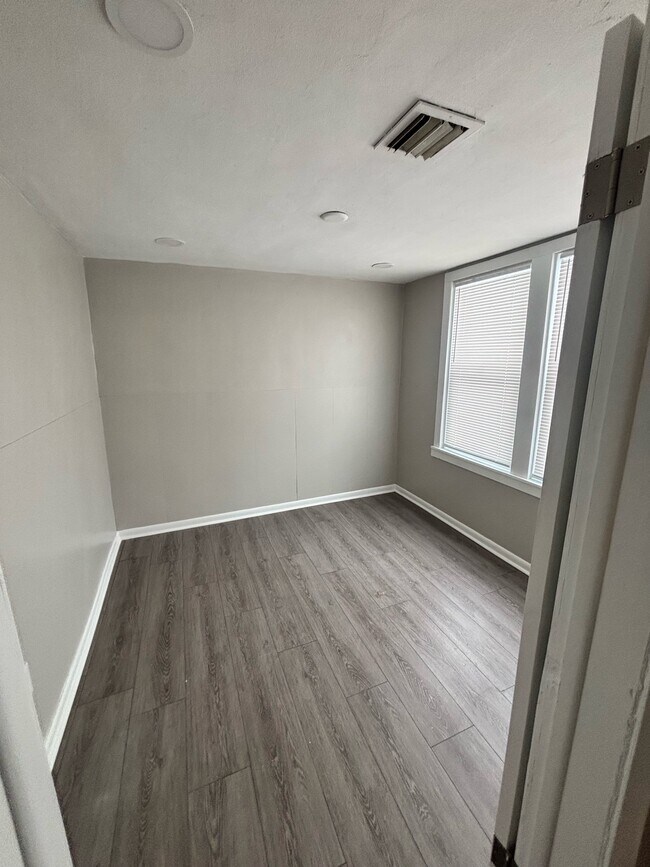 Foto del edificio - 314 Liston Ave