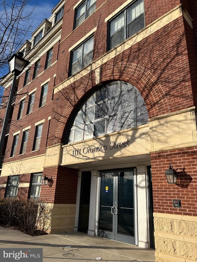 1111 Oronoco St Unit 526, Alexandria, VA 22314 Room for Rent in