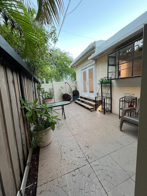 Foto del edificio - 1001 SE 2nd Ct