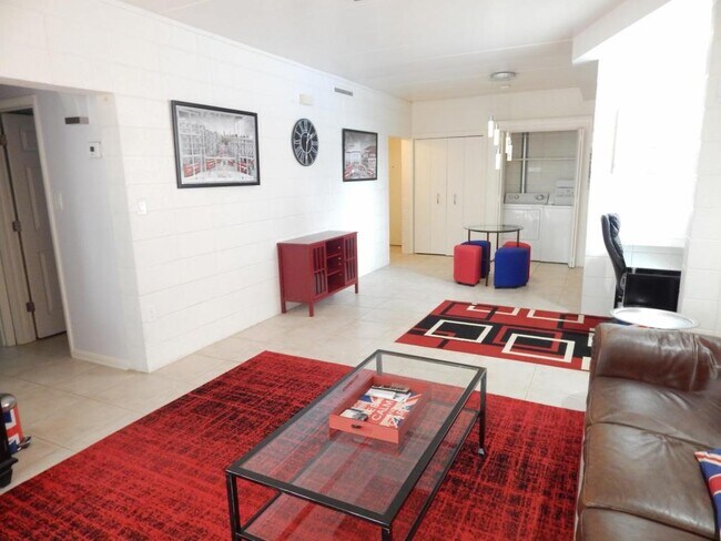 Foto del edificio - 904 A-5 Brightwood Manor