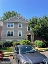 Building Photo - 12011 Golf Ridge Ct