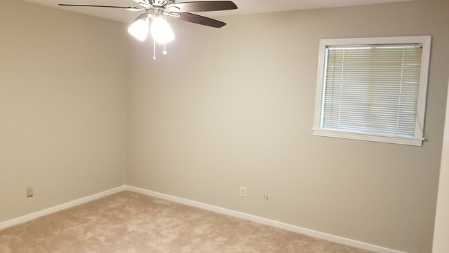 Foto del edificio - 5311 Pine Ln Dr