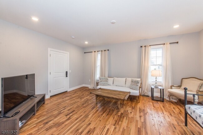 Foto del edificio - 27 Center St