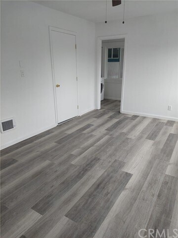 Foto del edificio - 14510 Lakeshore Dr