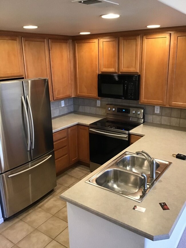 Foto del edificio - 3 bed 2.5 bath townhome for rent at Cherry landing 80016
