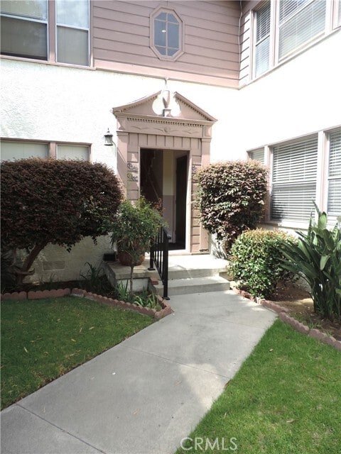 Building Photo - 8386 Dunbarton Ave