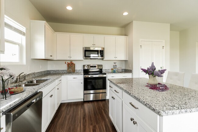 Building Photo - Gorgeous 3 Bedroom in Mackey Farms