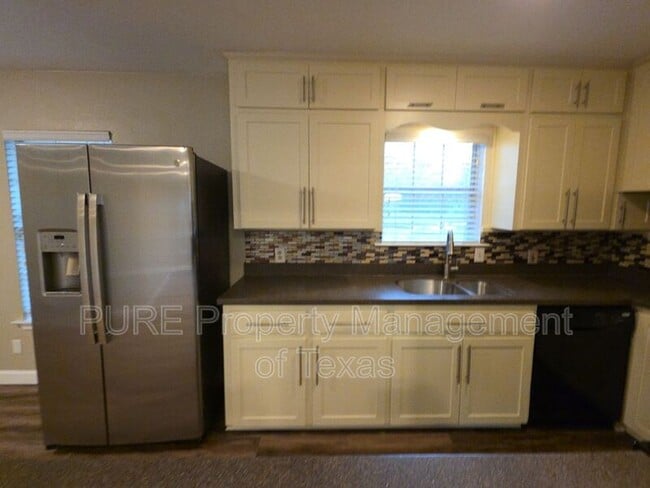 Foto del edificio - 4707 Philco Dr