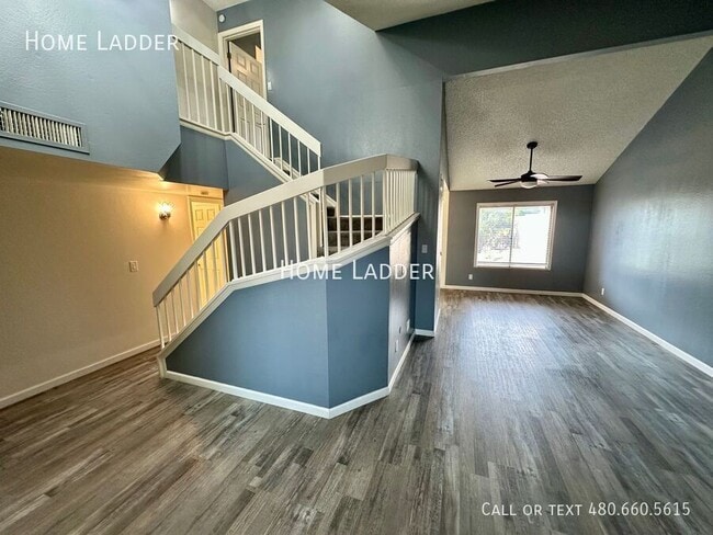 Building Photo - 1702 N Ventura Ln