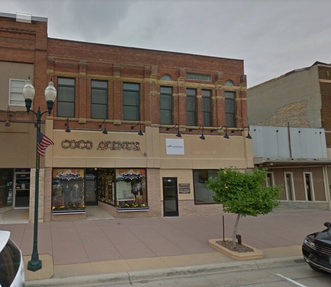 238 W Main St Unit 1, Marshall, MN 56258 Apartments in Marshall, MN