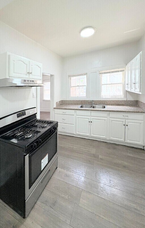 Foto del edificio - 435 W 4th St