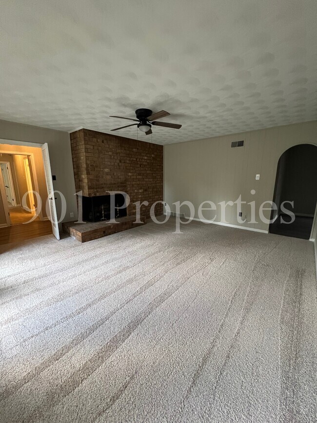 Foto del edificio - 5140 Longmeadow Cove