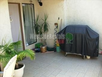 NA - 18210 Oxnard St