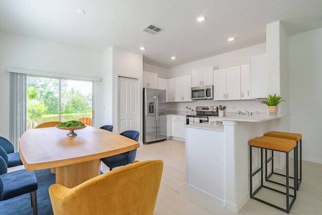 Building Photo - 5091 Capri Hbr Dr