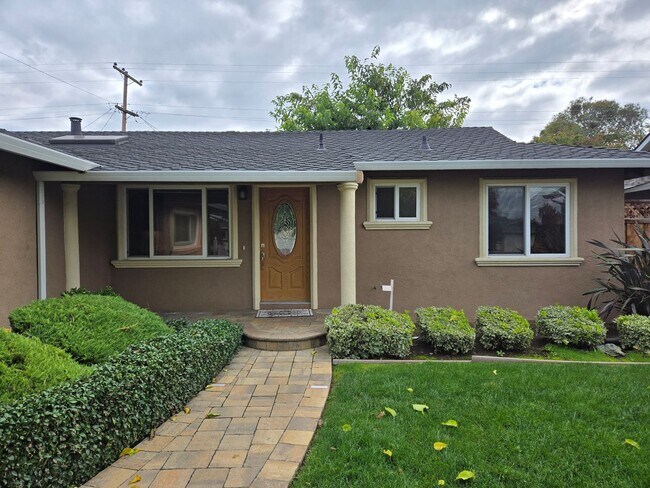 Foto del edificio - Beautiful 3 bed 2 bath Cambrian home in a great school district