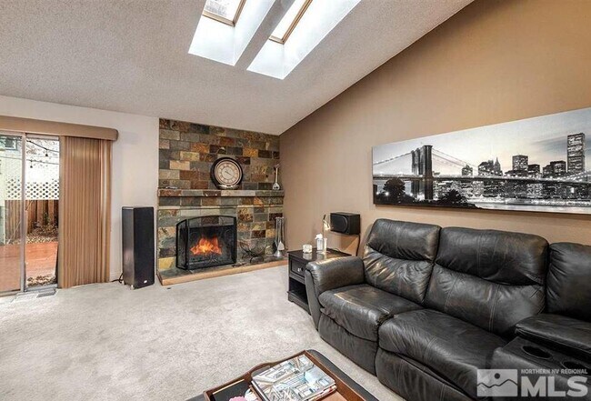 Building Photo - 2394 Fernwood Ct
