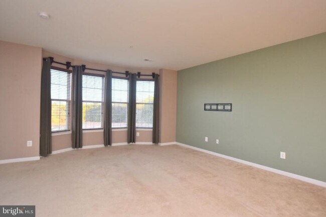 Foto del edificio - 43835 Centergate Dr