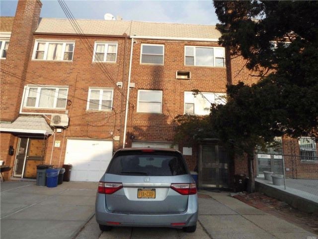 Primary Photo - 5915 Kissena Blvd
