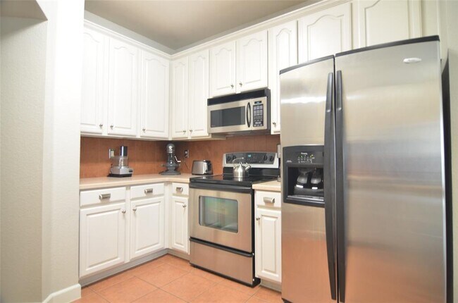 Building Photo - 2972 Muirfield Dr