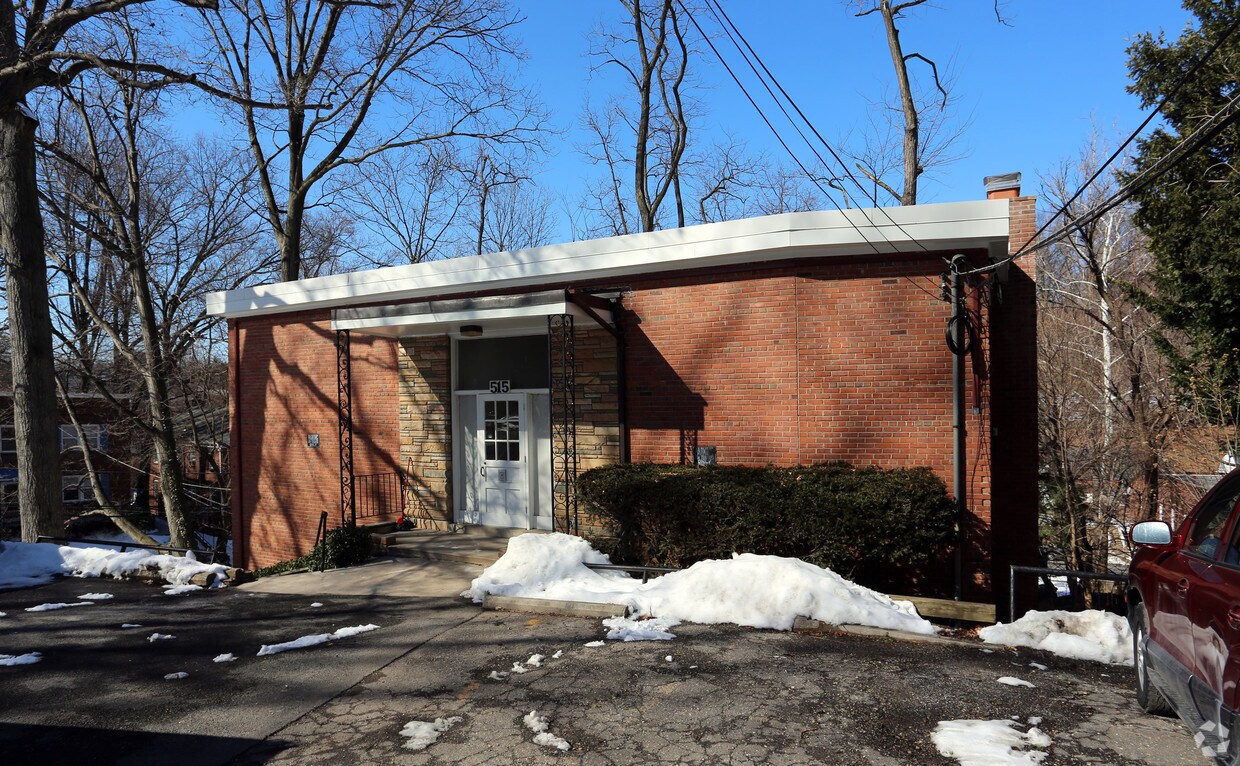 Primary Photo - 515 Silver Spring Ave