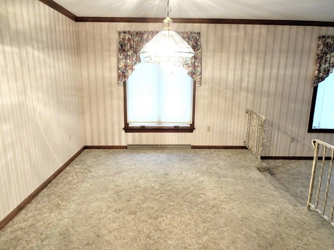 Building Photo - 54 Farmland Rd