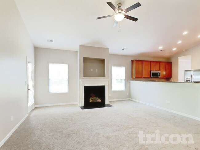Building Photo - 4 Cliffview Ct