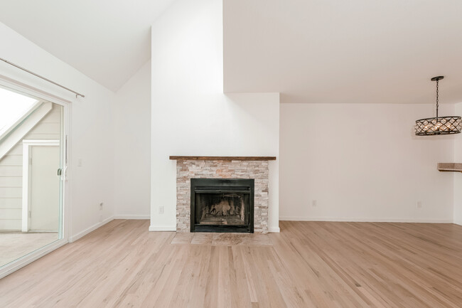 Building Photo - 4529 S 248th Pl