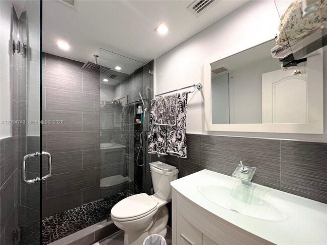 Building Photo - 1408 Brickell Bay Dr