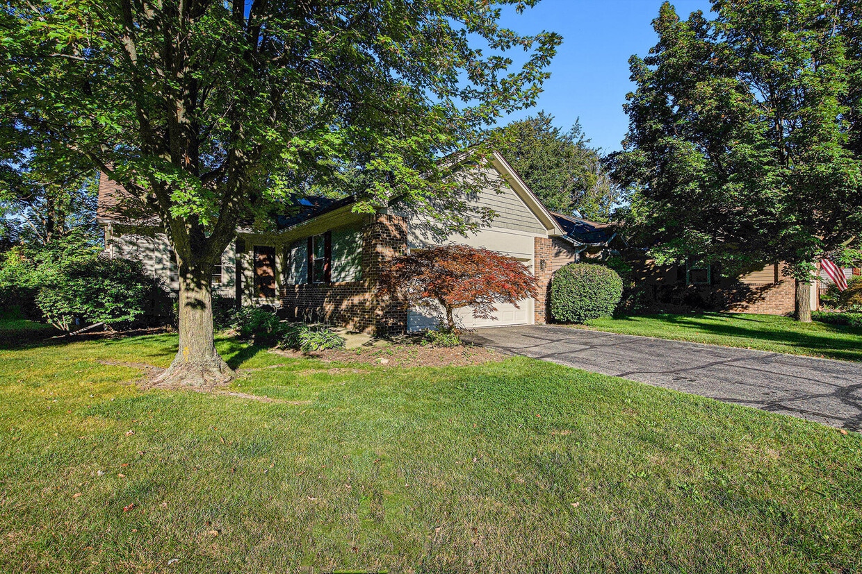 Primary Photo - 4058 Boulder Pond Dr