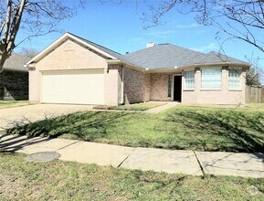 Building Photo - 19330 Larissa Dr