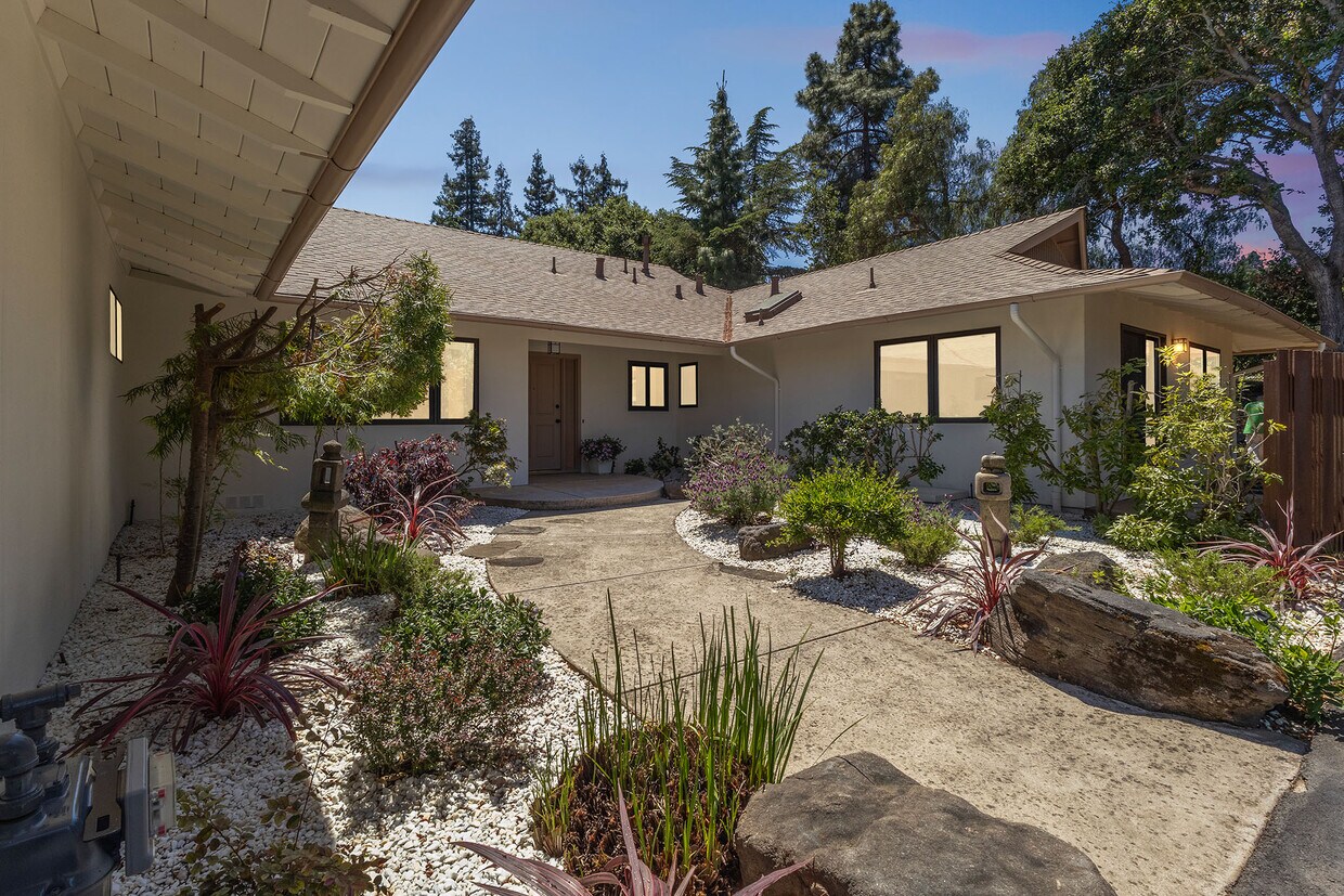 Primary Photo - 26530 Conejo Ct