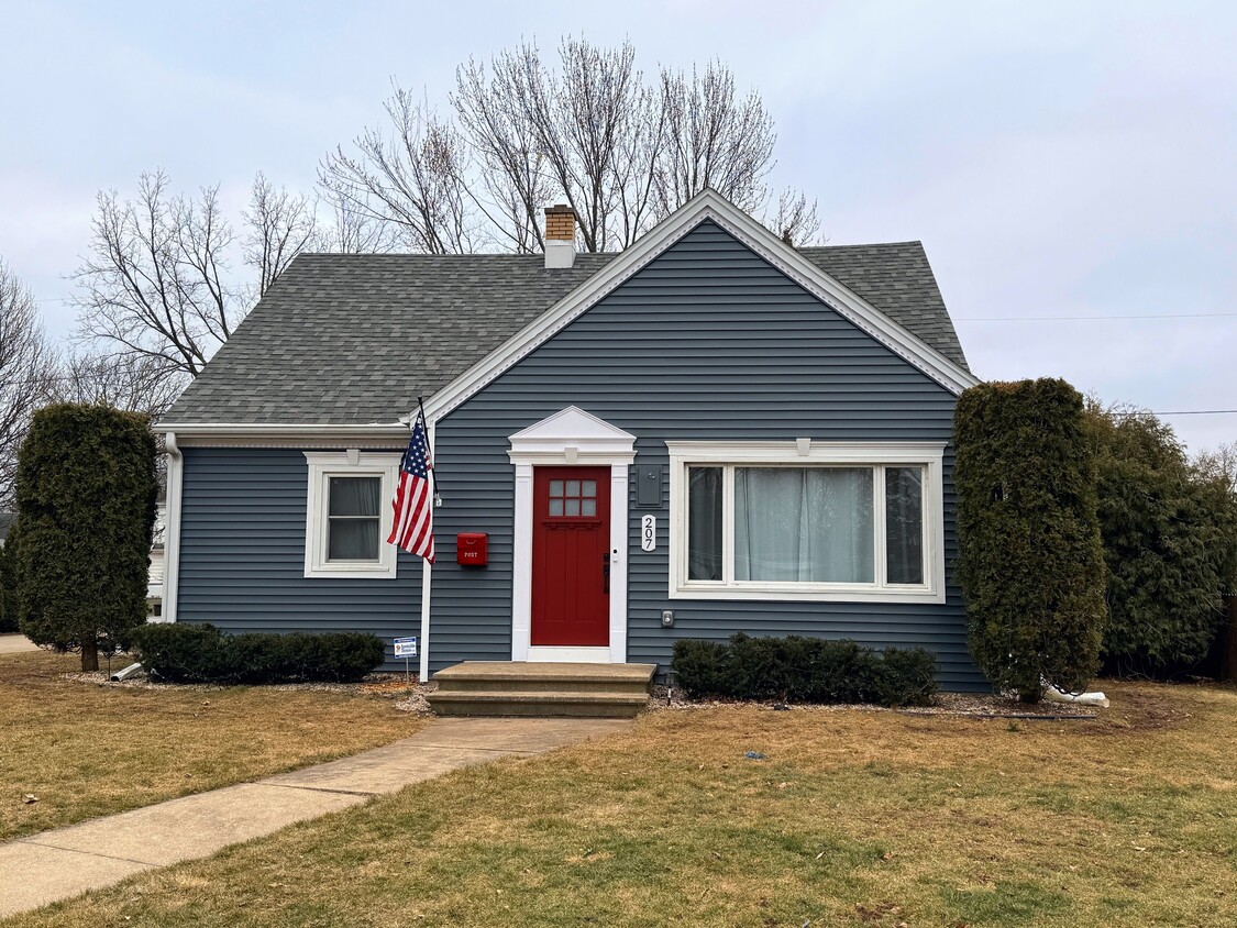 Foto principal - 207 Crescent Dr