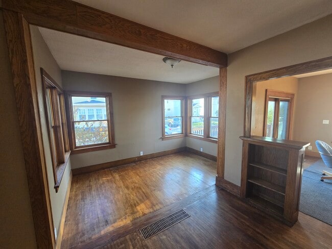 Foto del edificio - 802-811 11th Ave N