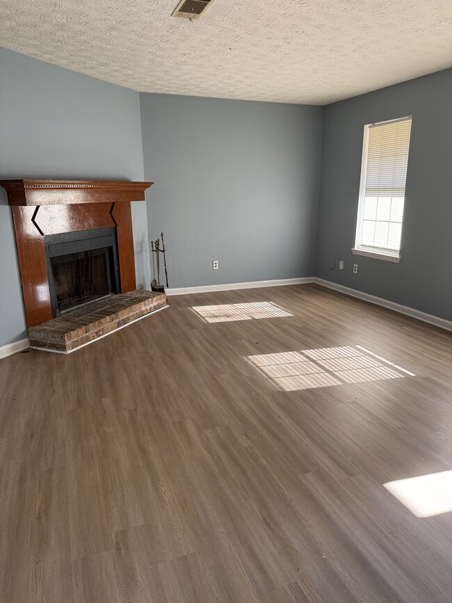 Building Photo - 5836 N Castlegate Dr