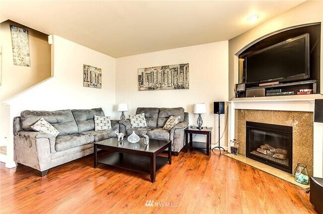 Foto del edificio - Beautiful Lakeland Hills Townhouse