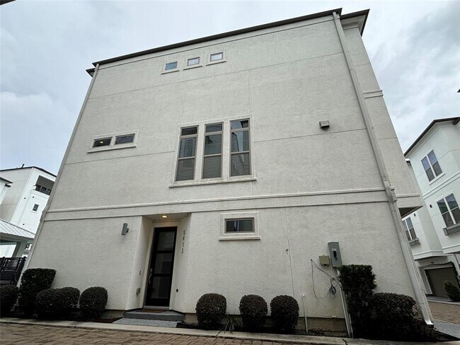 Foto del edificio - 5413 Larkin St