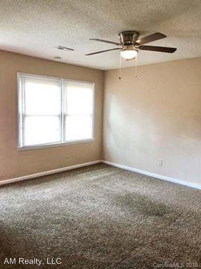 Foto del edificio - 2608 Crescent Ln