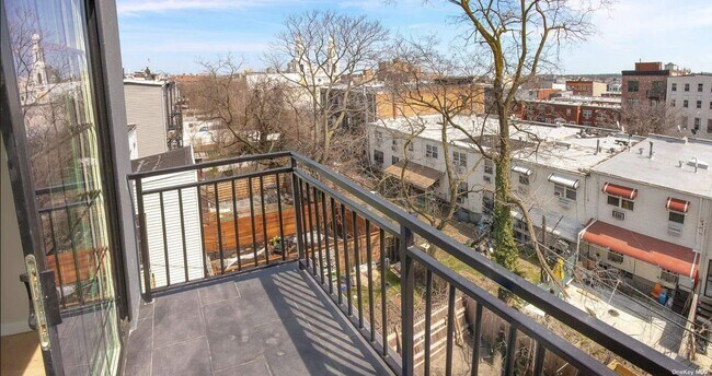 Building Photo - 1178 Greene Ave