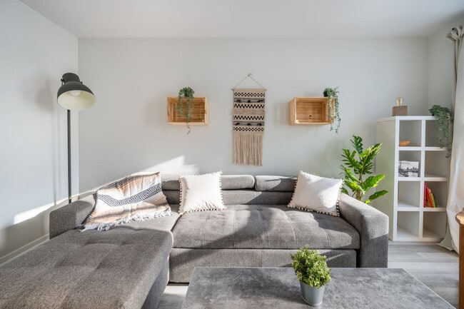 Building Photo - 1849 Rue Saint-Germain