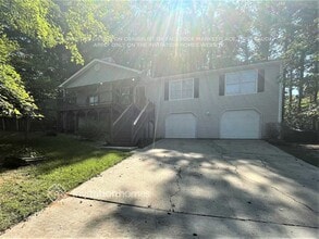 Building Photo - 3010 Mill Ct
