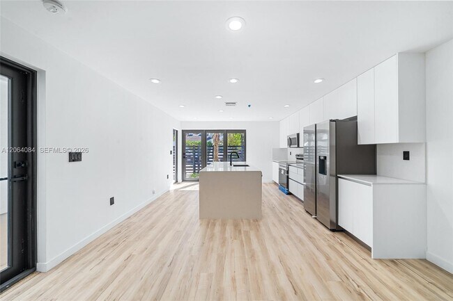 Foto del edificio - 11 NE 51st St