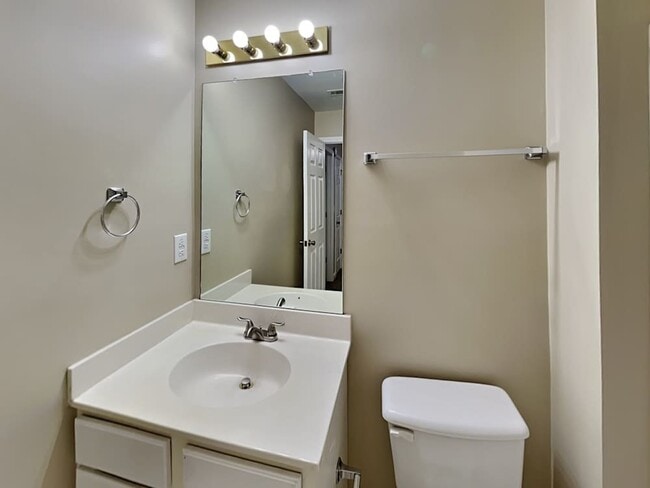 Foto del edificio - 9640 Eagles Landing Dr