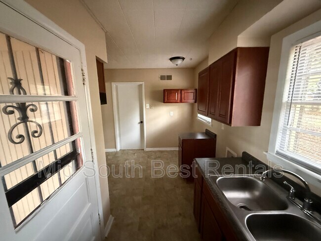 Foto del edificio - 3994 Kenosha Rd