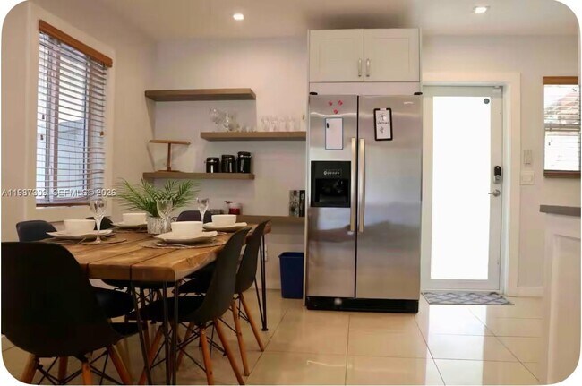 Foto del edificio - 601 NW 116th St