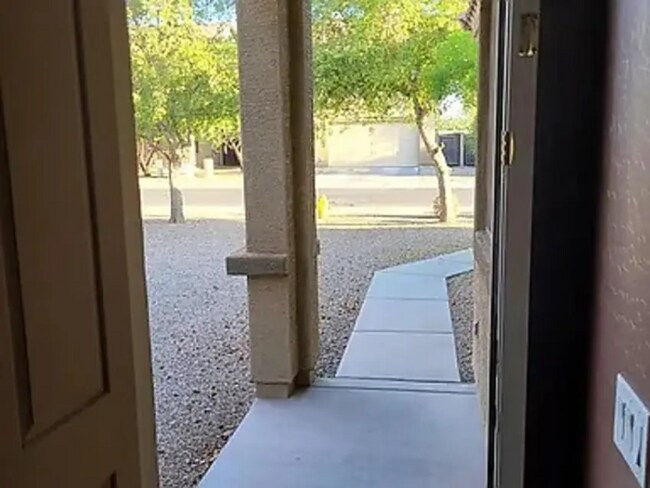 Foto del edificio - 522 W Julie Dr